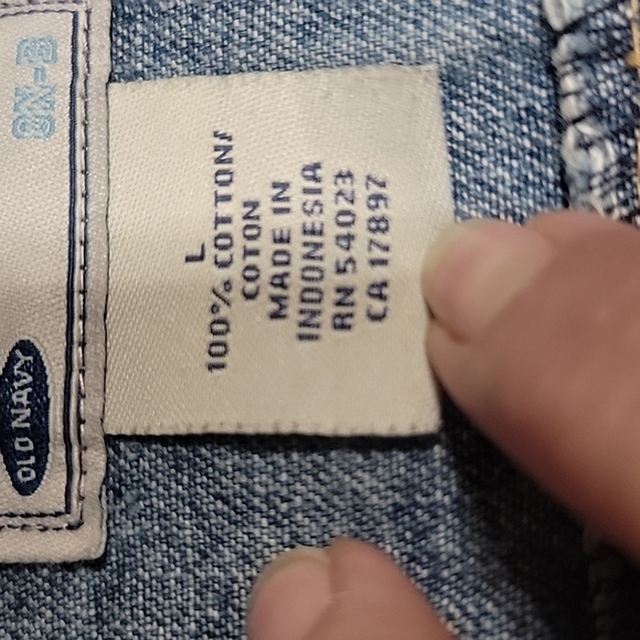 Old Navy Size L Denim Trucker Style Jacket, 100% Cotton, Exc. Used Condition - Picture 11 of 11